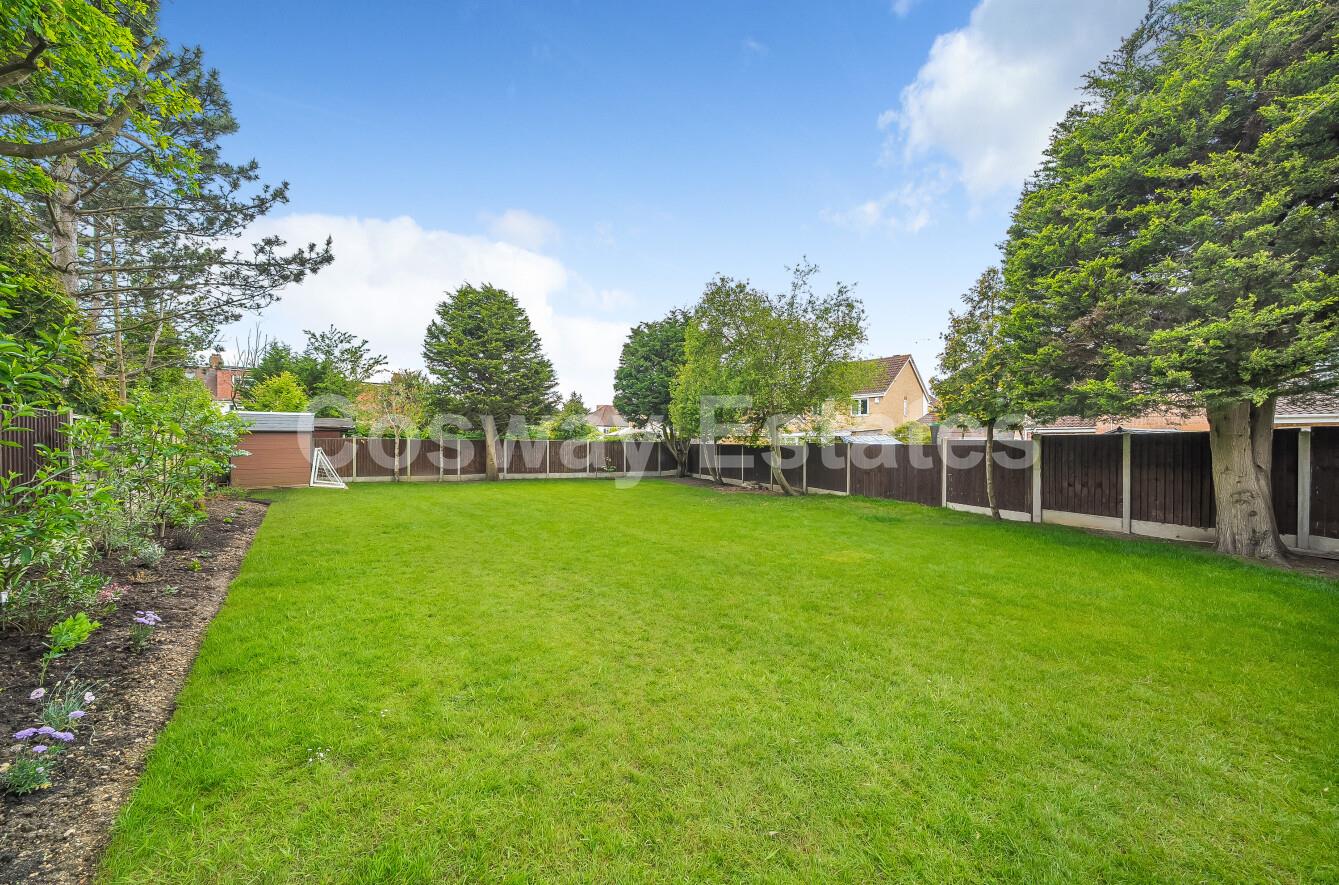 Longfield Avenue, London